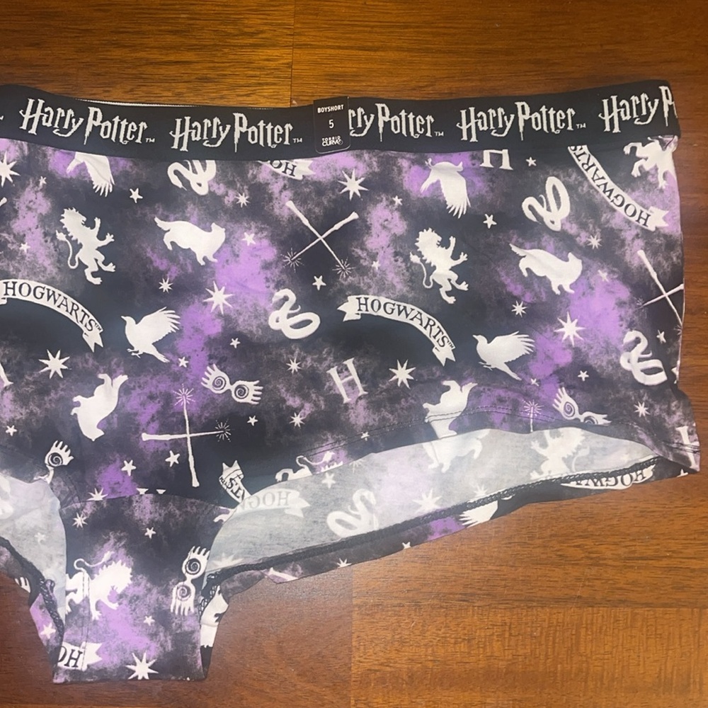 NWT Warner Bros. Harry Potter Women's Purple and Black Boyshorts - Picture 7 of 15